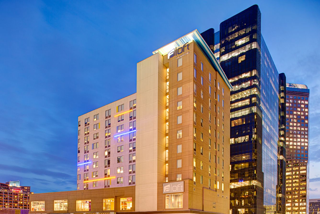 a Contemporary, loft-inspired Aloft by Marriott Charlotte City Center